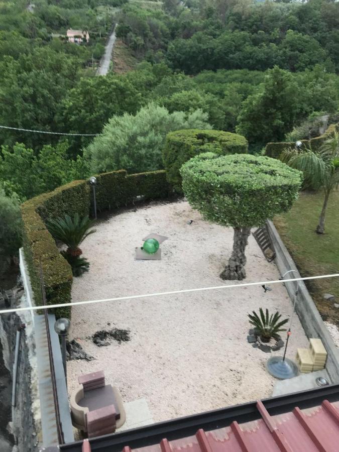 Villa Laura ปิเอดิมอนเต เอตเนโอ ภายนอก รูปภาพ