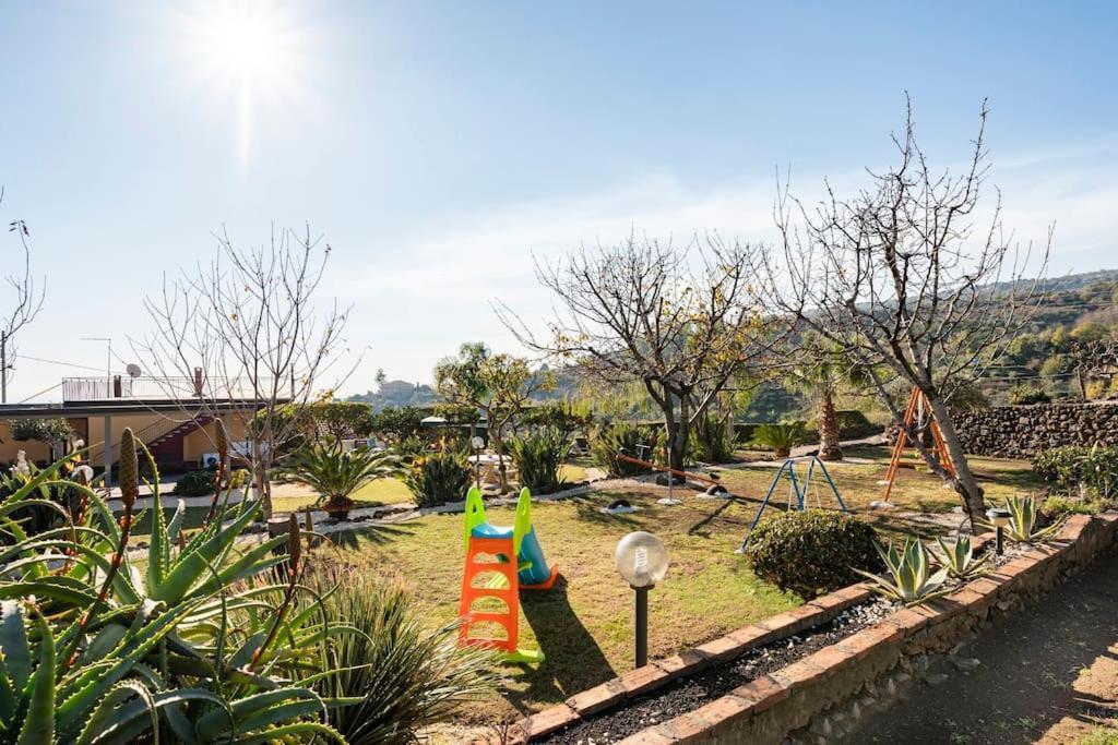 Villa Laura ปิเอดิมอนเต เอตเนโอ ภายนอก รูปภาพ